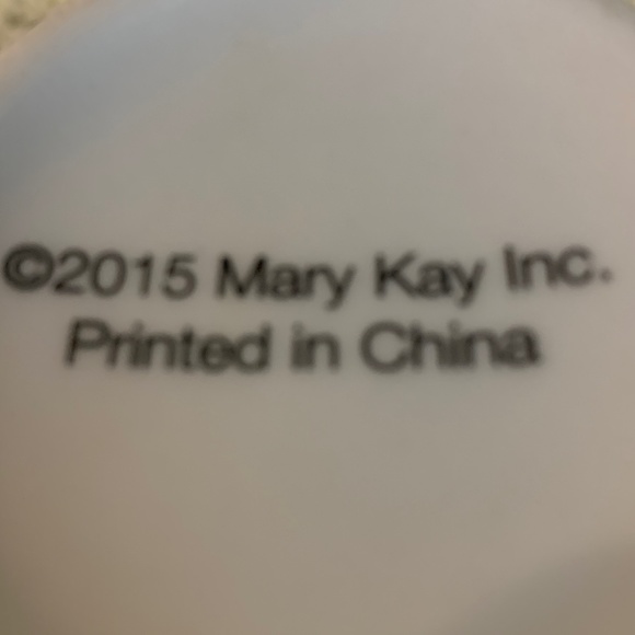 Mary Kay Cosmetics mug from 2015. - Picture 4 of 4